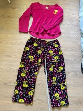 Warner Bros. Tweety Pink Top and Black Printed Fleece Pajama Set